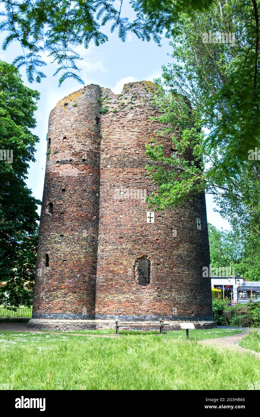 Norwich city wall Cow Tower  is one of the earliest blockhouses, originally the toll house for a monastery founded in 1249 Stock Photo