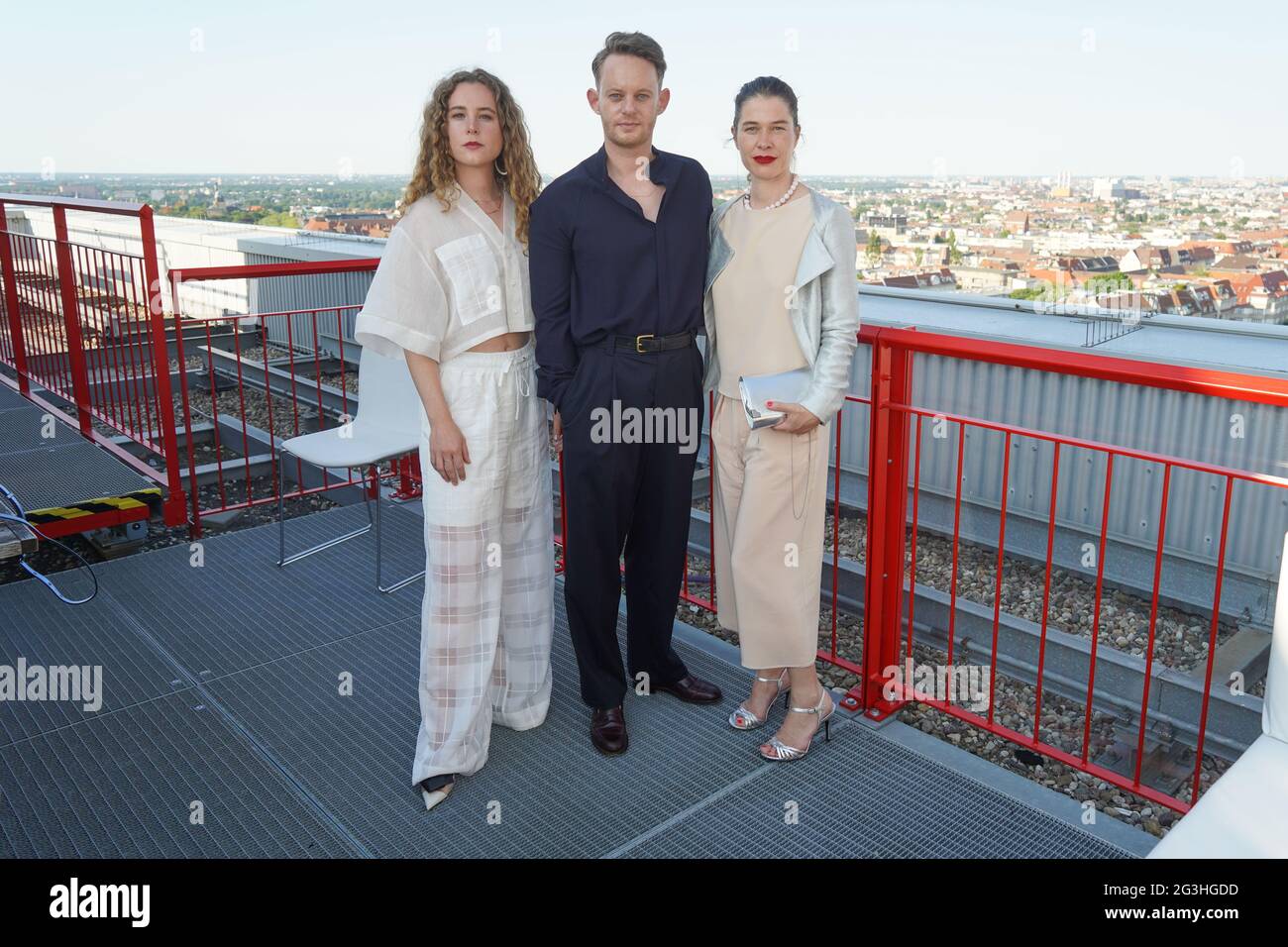 Berlin, Germany. 16th June, 2021. Actors Klara Deutschmann (lr