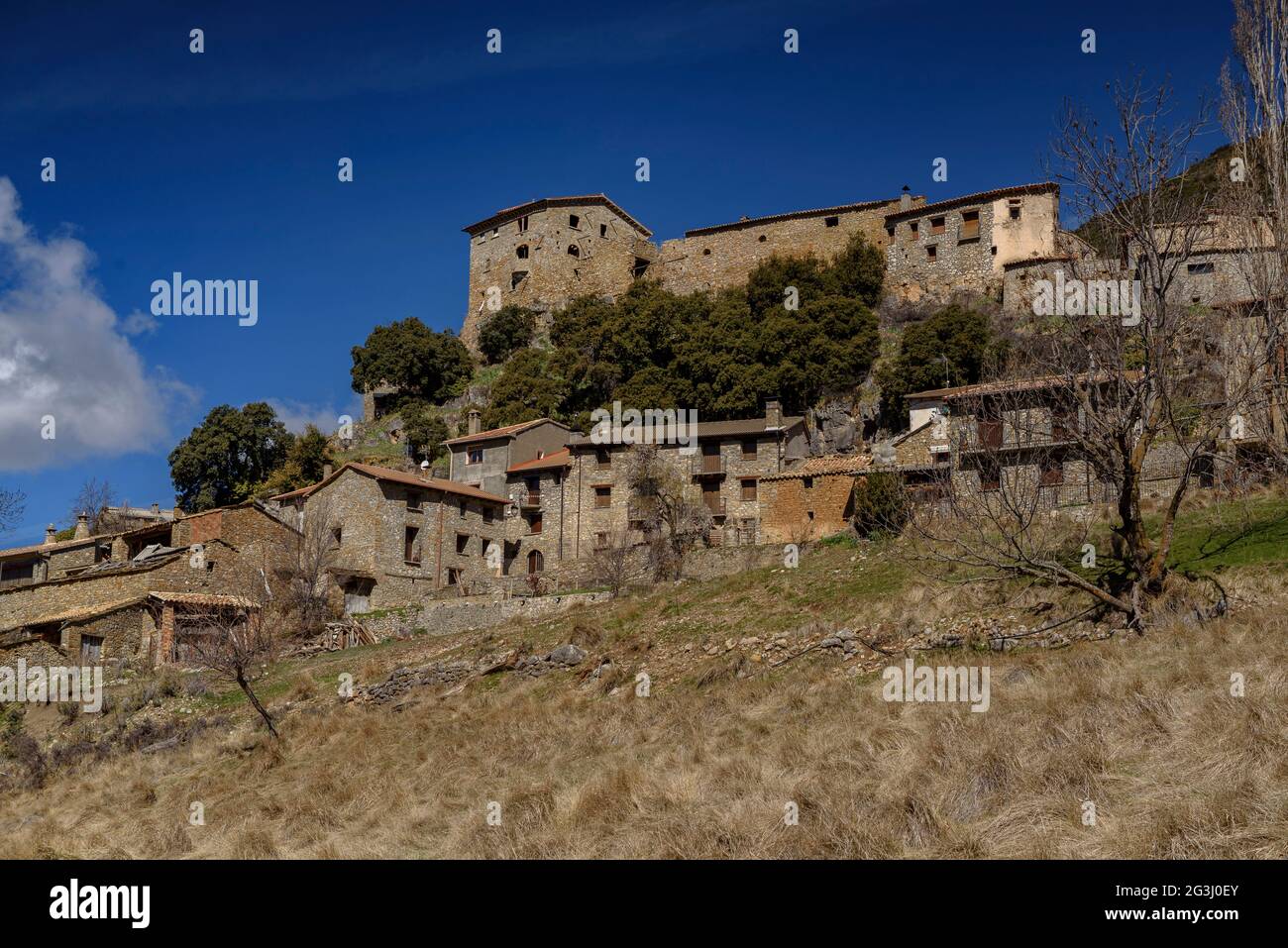 Views of the town of Calvera in the Isábena valley (Ribagorza, Huesca, Aragon, Pyrenees, Spain) ESP: Vistas del pueblo de Calvera en la Ribagorza Stock Photo