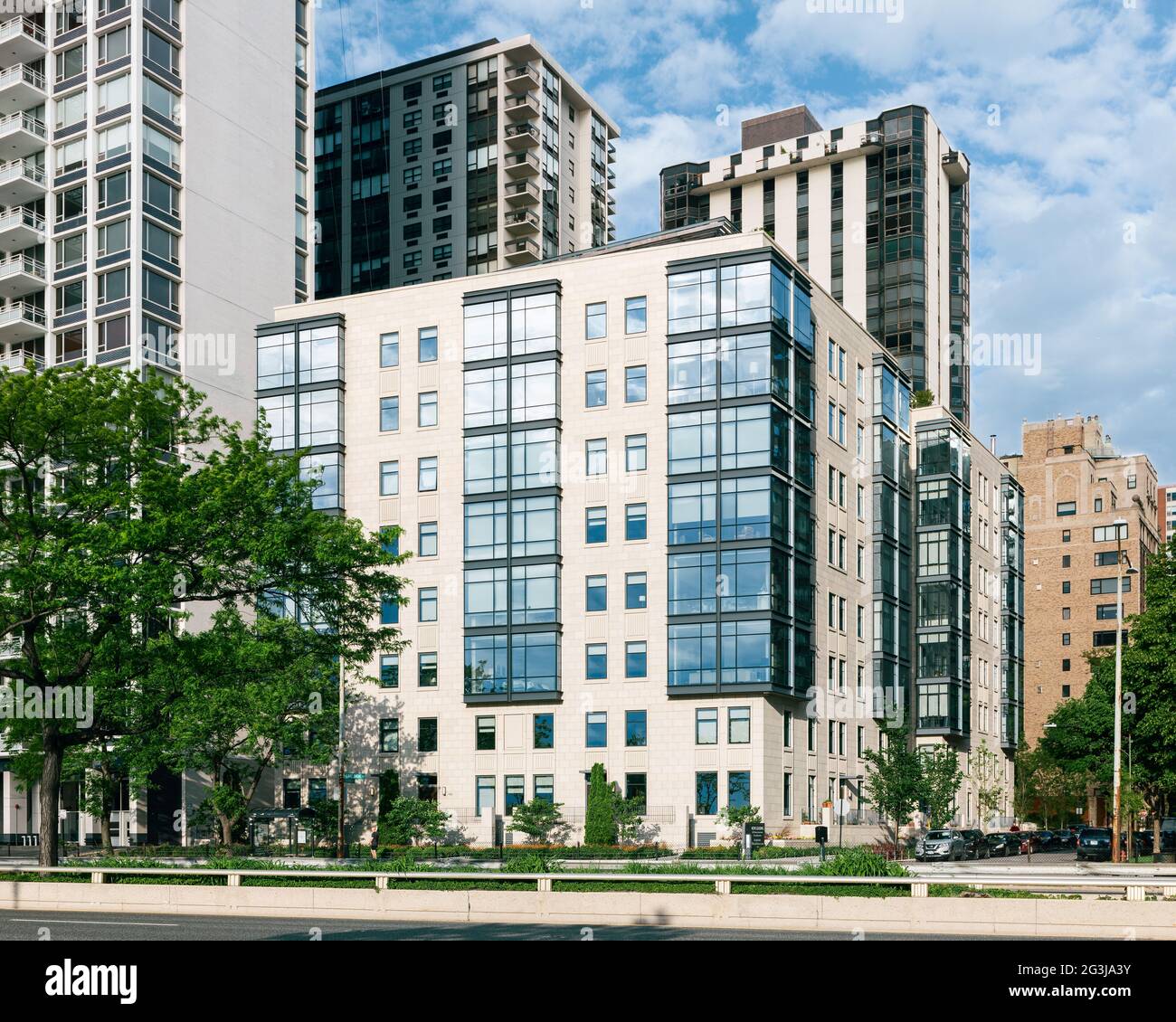 61 Banks, residential building on Lake Shore Drive designed by Booth Hansen Stock Photo