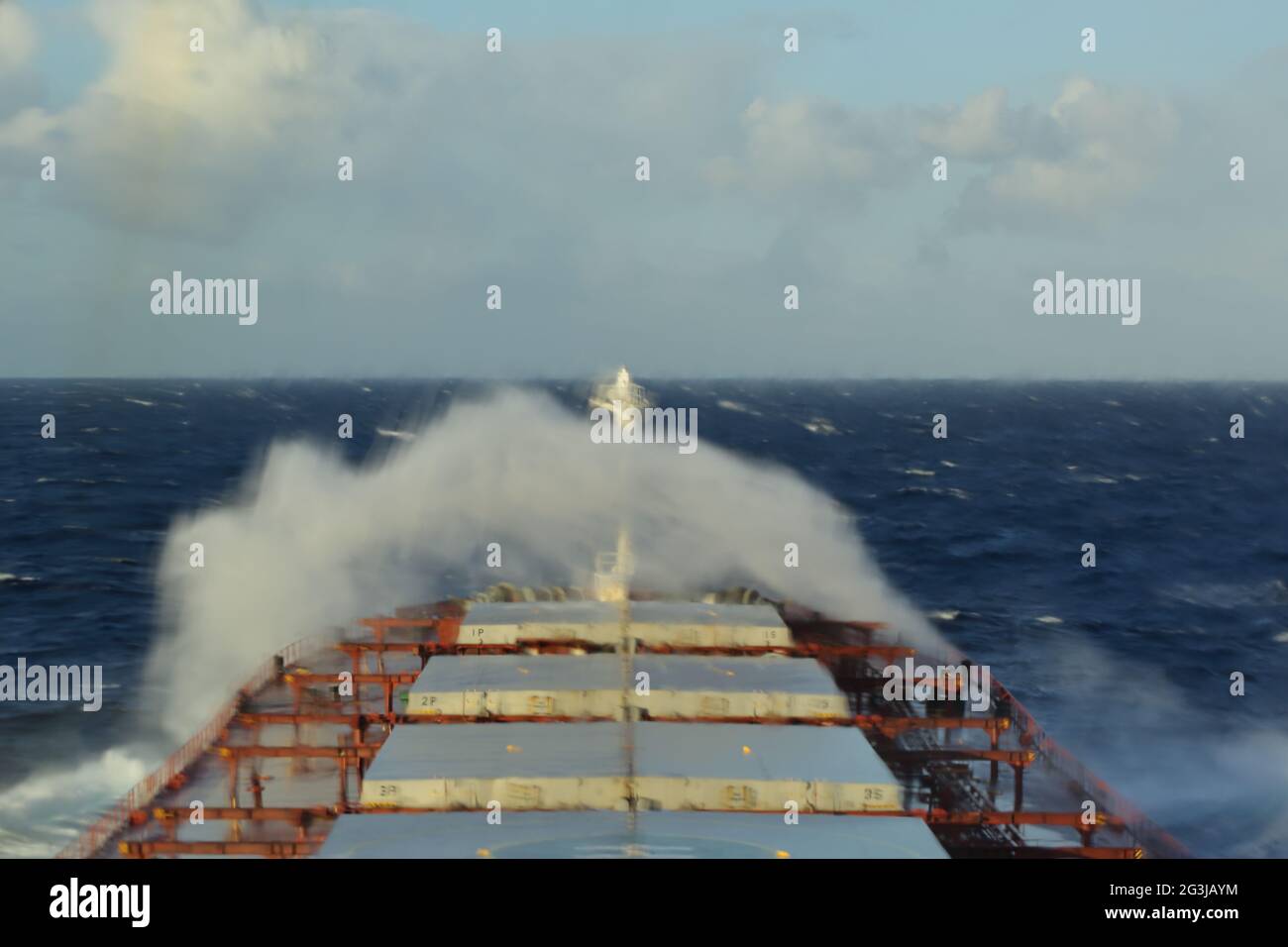 Cargo ship bow wave hi-res stock photography and images - Alamy