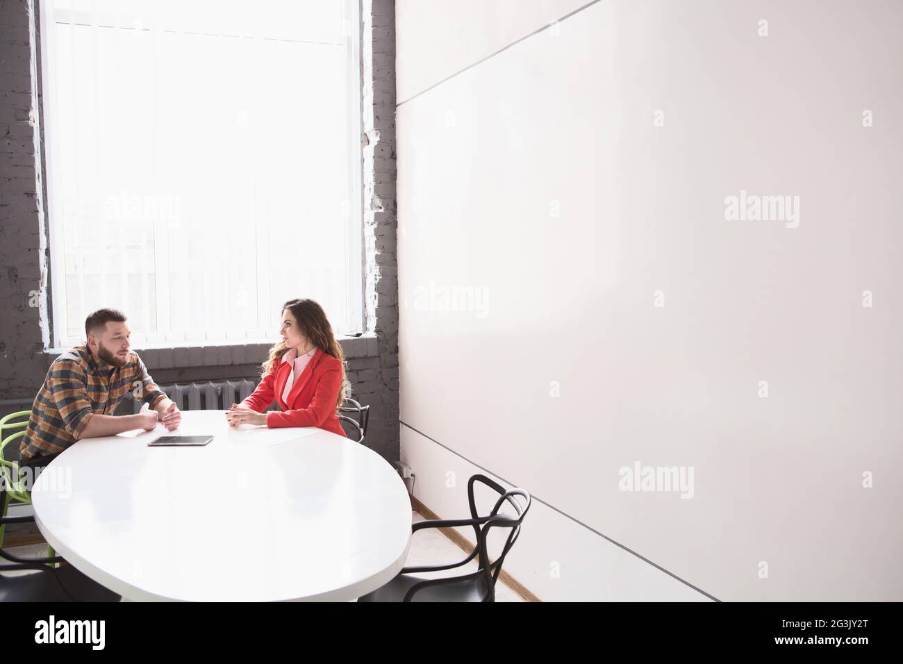 Business man office meeting hi-res stock photography and images - Alamy