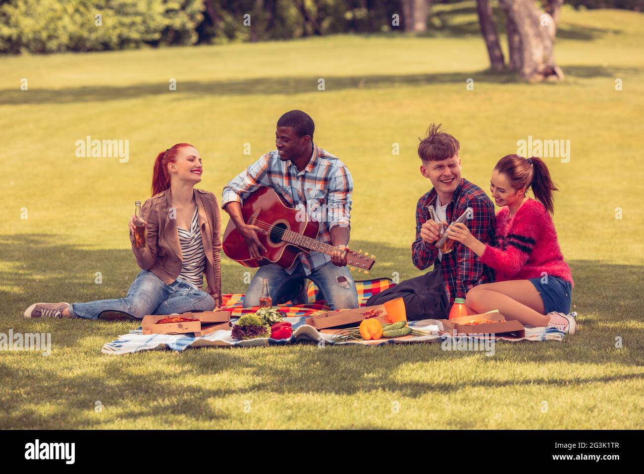 Man woman on picnic hi-res stock photography and images - Alamy