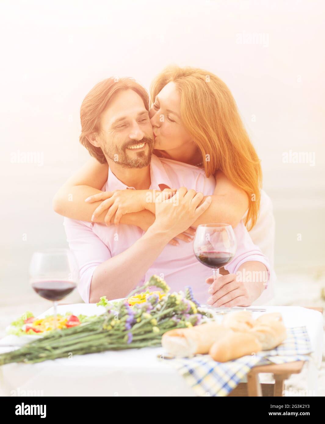 Mature Couple Outdoor Stock Photo Alamy mature-couple-outdoor-stock-photo-alamy