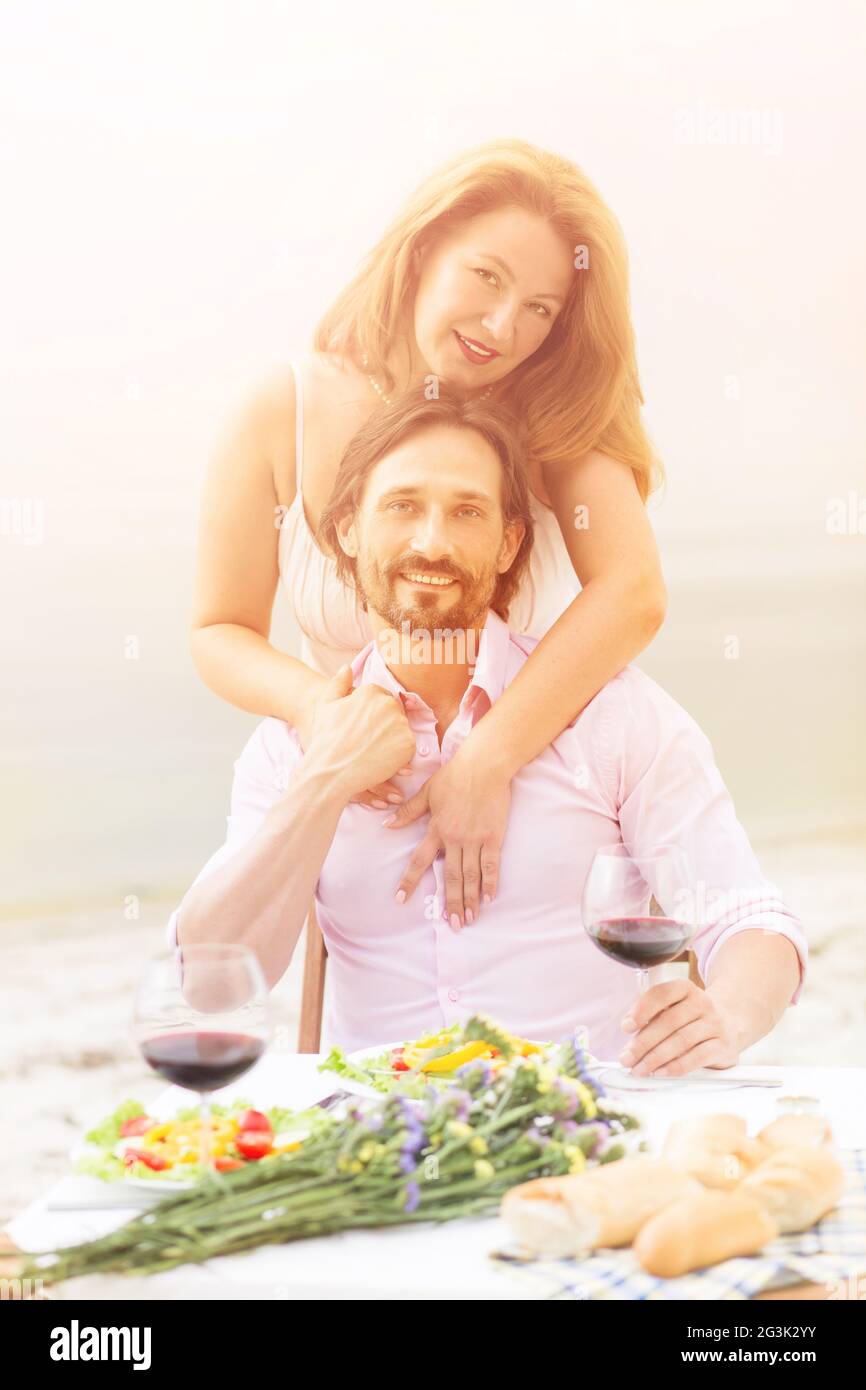 Mature Couple Outdoor Stock Photo Alamy mature-couple-outdoor-stock-photo-alamy