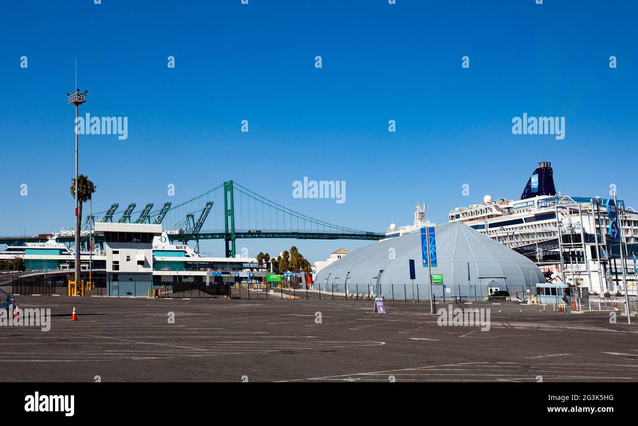 San Pedro Cruise Ship Terminal Stock Photo - Alamy