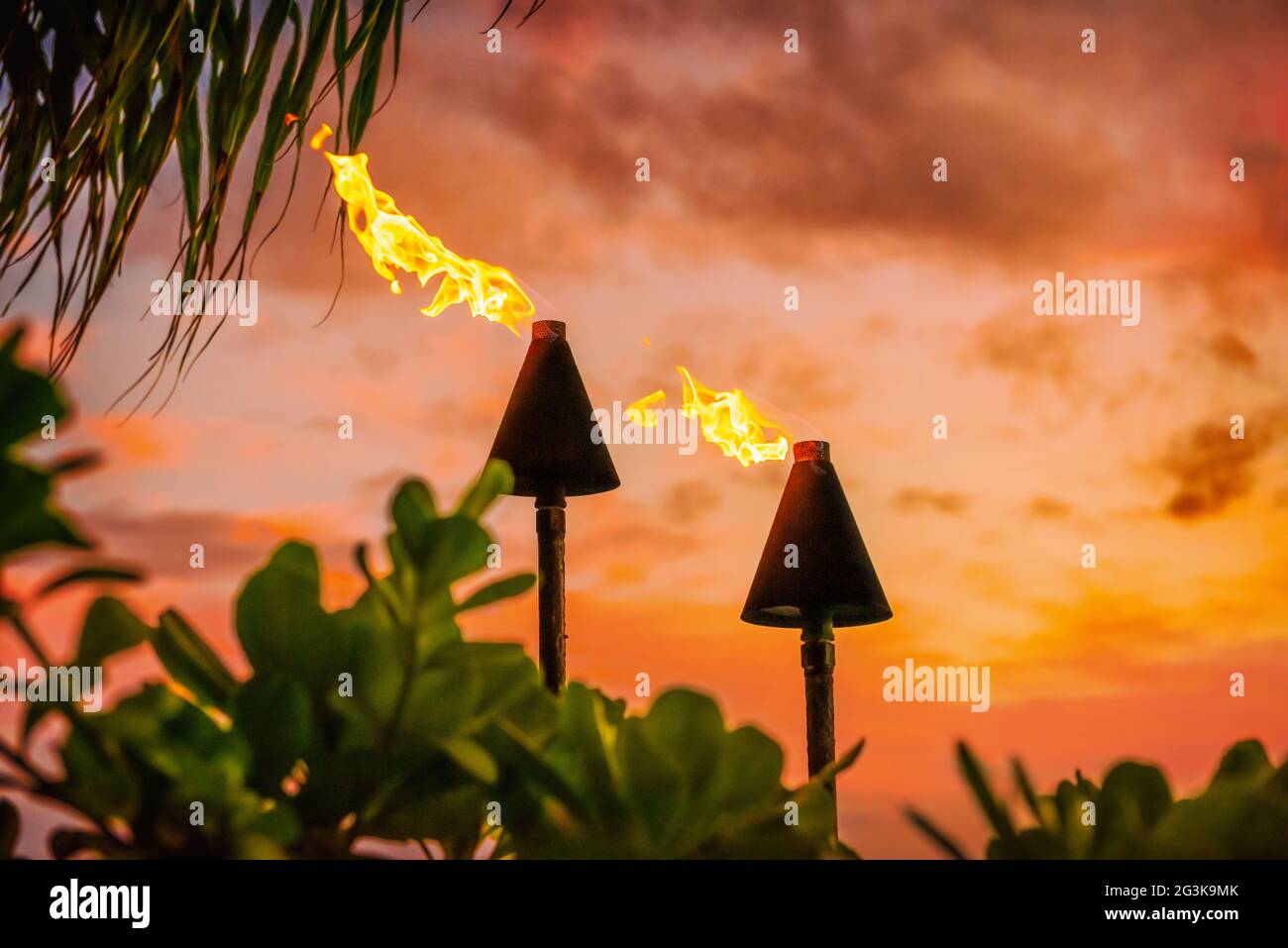 Tiki torches hawaii hires stock photography and images Alamy