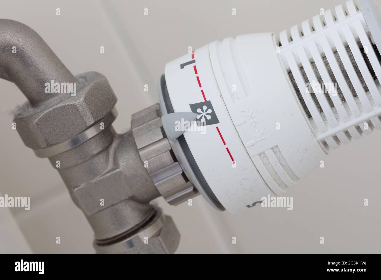 Temperature knob of heating radiator, used and dusty Stock Photo Alamy