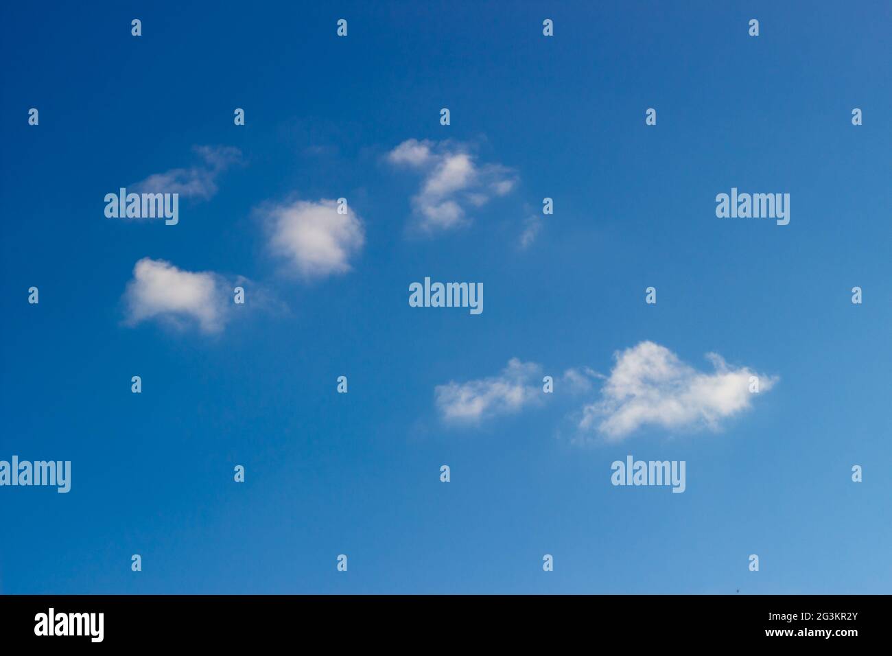 Blue cloud sky wallpaper hi-res stock photography and images - Alamy