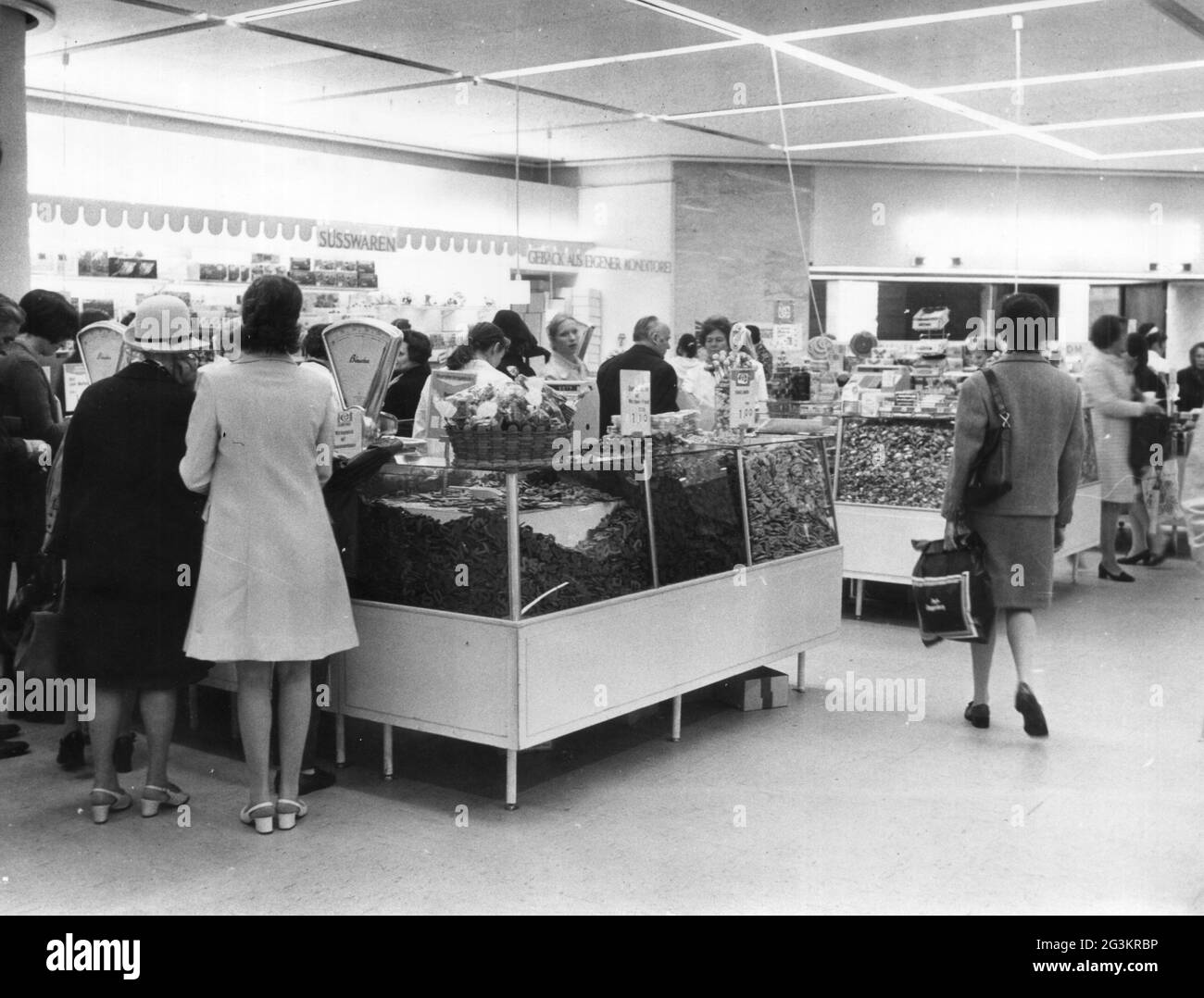 trade, shops, department stores, department store 'Kaufhof', Hamburg, 11.9.1970, ADDITIONAL-RIGHTS-CLEARANCE-INFO-NOT-AVAILABLE Stock Photo