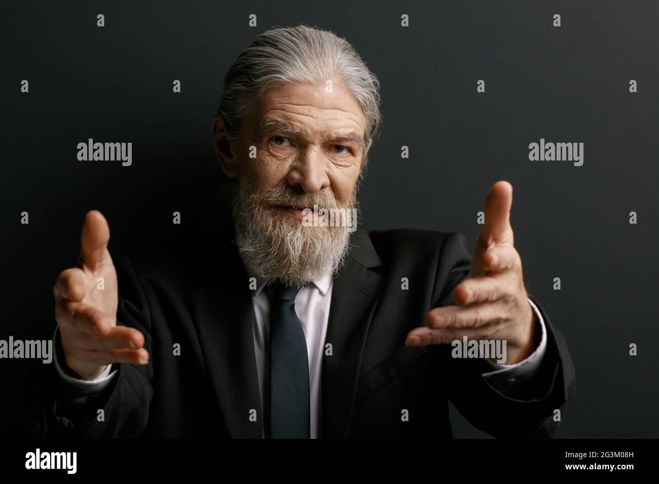 Grey haired old man hi-res stock photography and images - Alamy