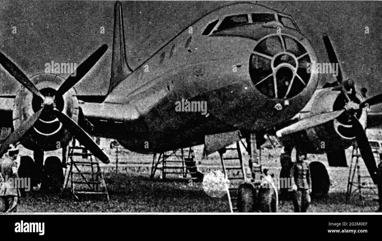 Strategic transport aircraft Black and White Stock Photos & Images - Alamy