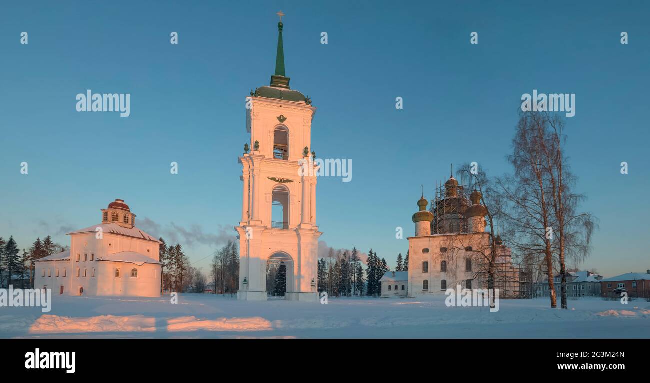 Clear February morning on the Cathedral Square. Kargopol. Arkhangelsk region, Russia Stock Photo