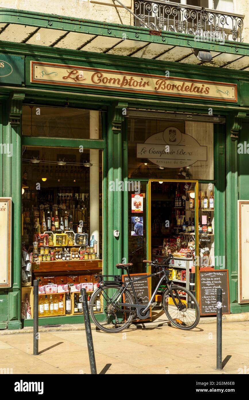 FRANCE, GIRONDE (33), BORDEAUX, RUE PILIERS DE TUTELLE, THE COMPTOIR BORDELAIS Stock Photo Alamy FRANCE, GIRONDE (33), BORDEAUX, RUE PILIERS DE TUTELLE, THE COMPTOIR BORDELAIS Stock Photo Alamy