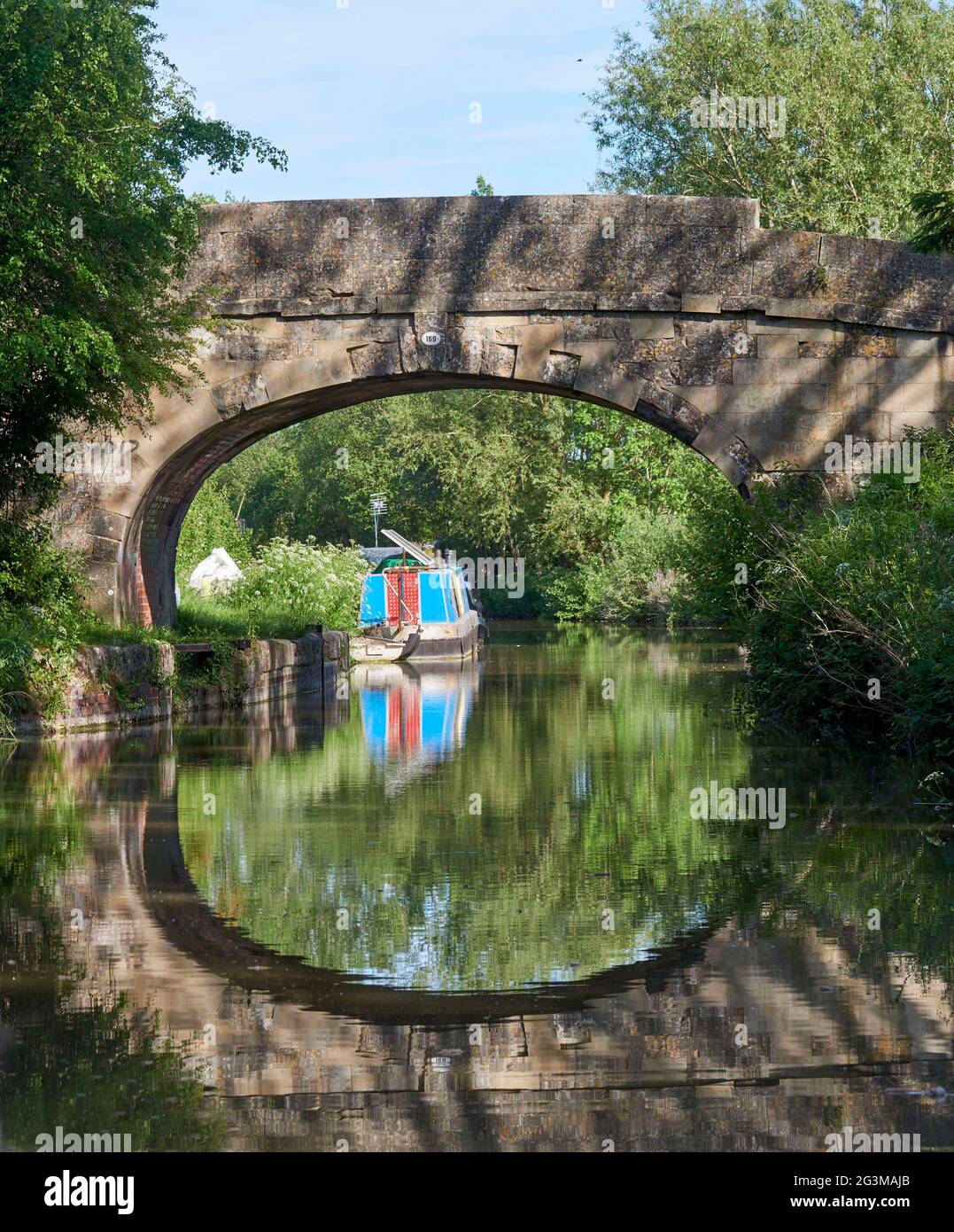Canal life on the Kennet & Avon Canal, between Bath and Bradford upon Avon, South West England, UK Stock Photo