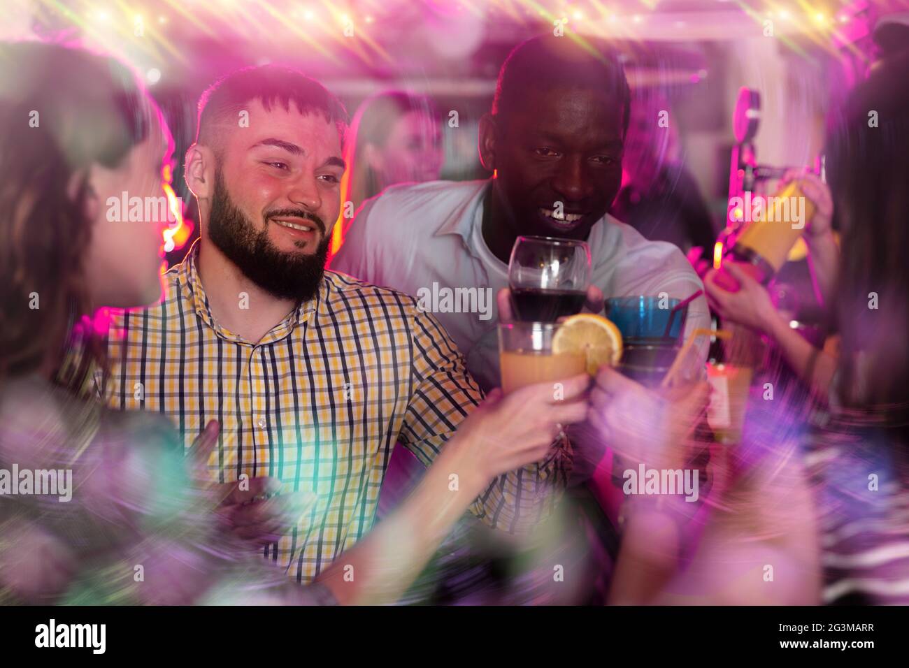 Men evening dress bar hi-res stock photography and images - Alamy