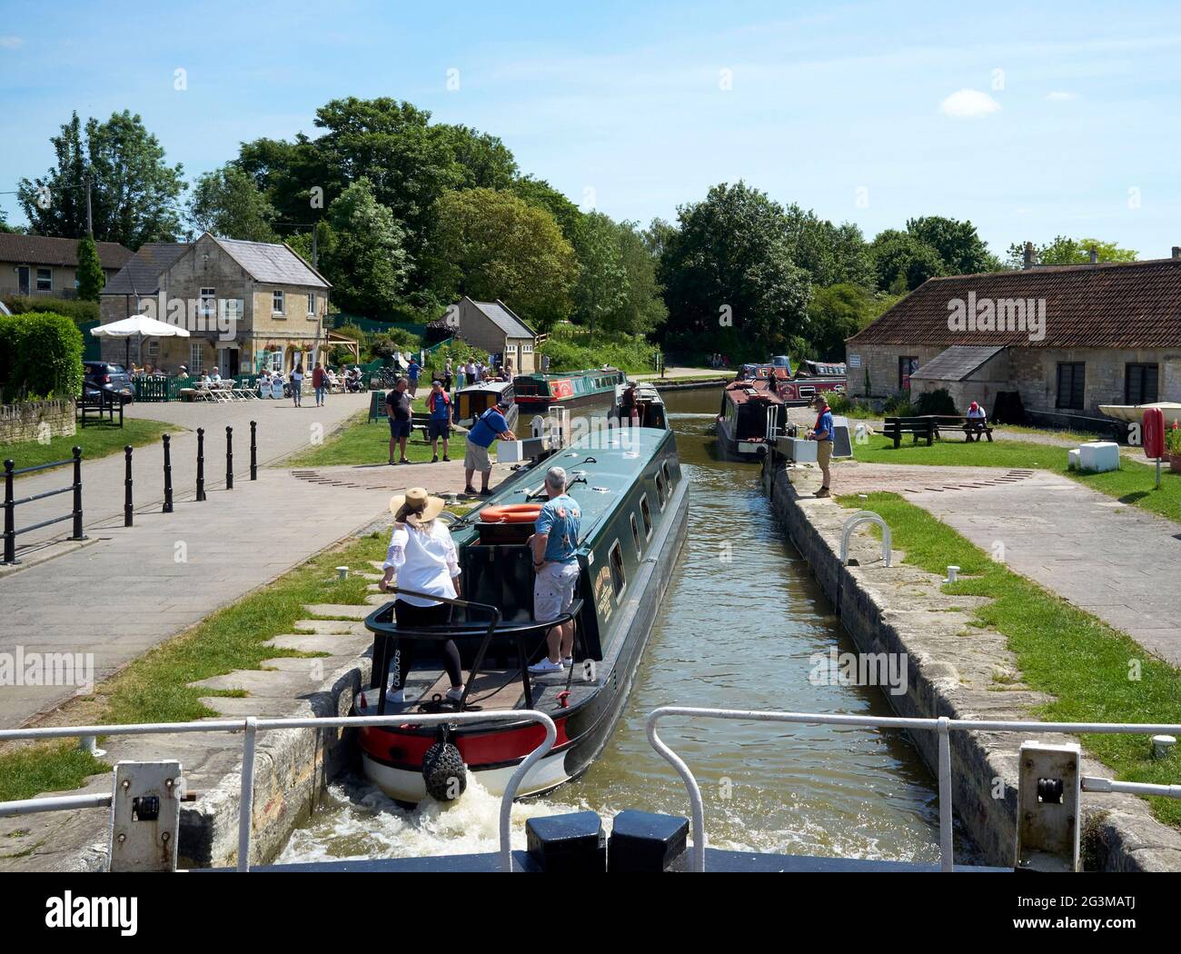 Canal life on the Kennet & Avon Canal, a lock at Bradford upon Avon, South West England, UK Stock Photo