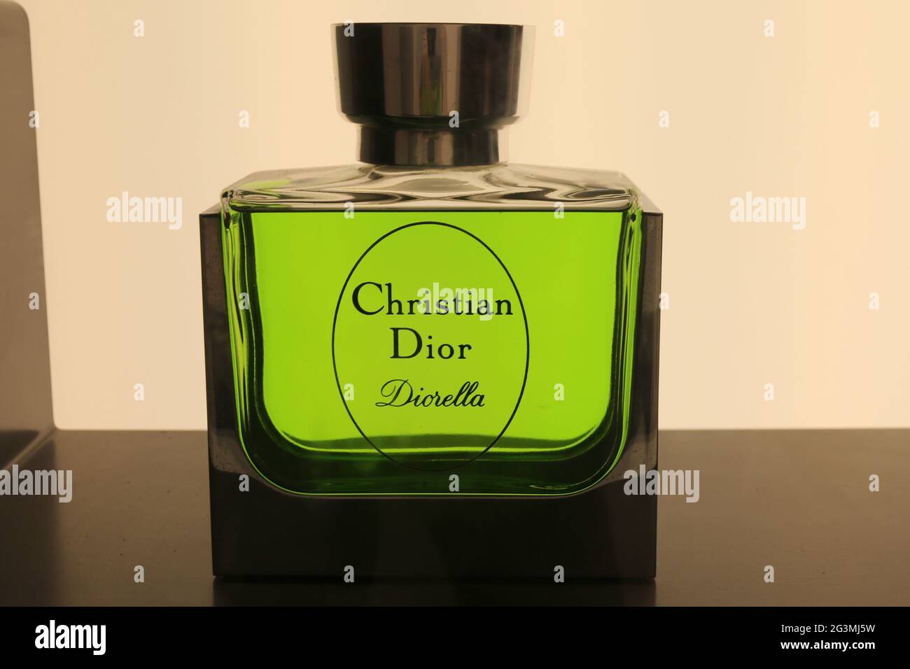 Dior perfume hi-res stock photography and images - Alamy