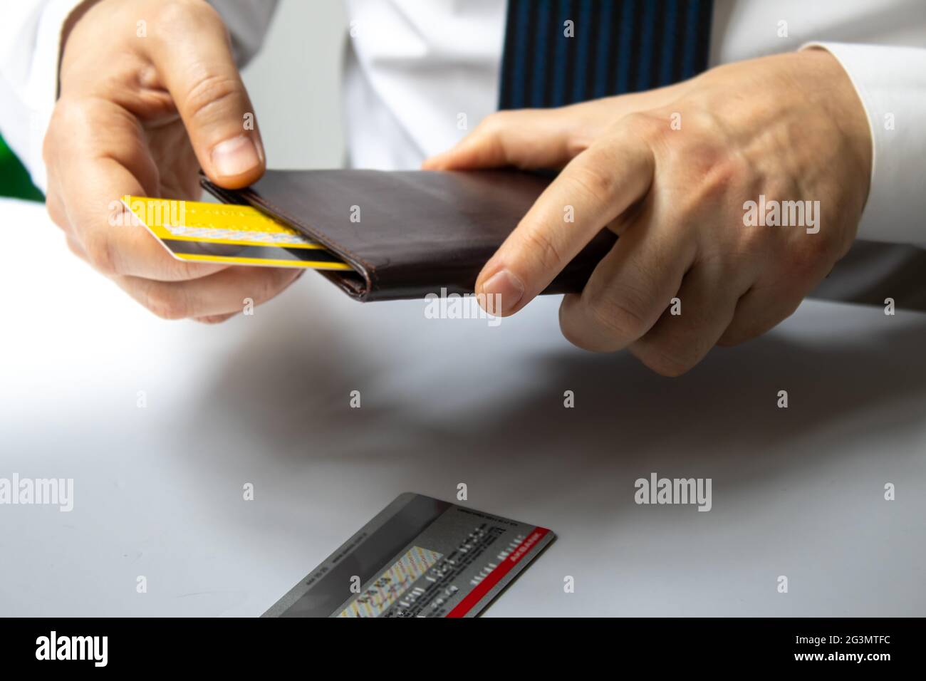 Shopping Online. Credit card usage. Conscious consumers Stock Photo Alamy