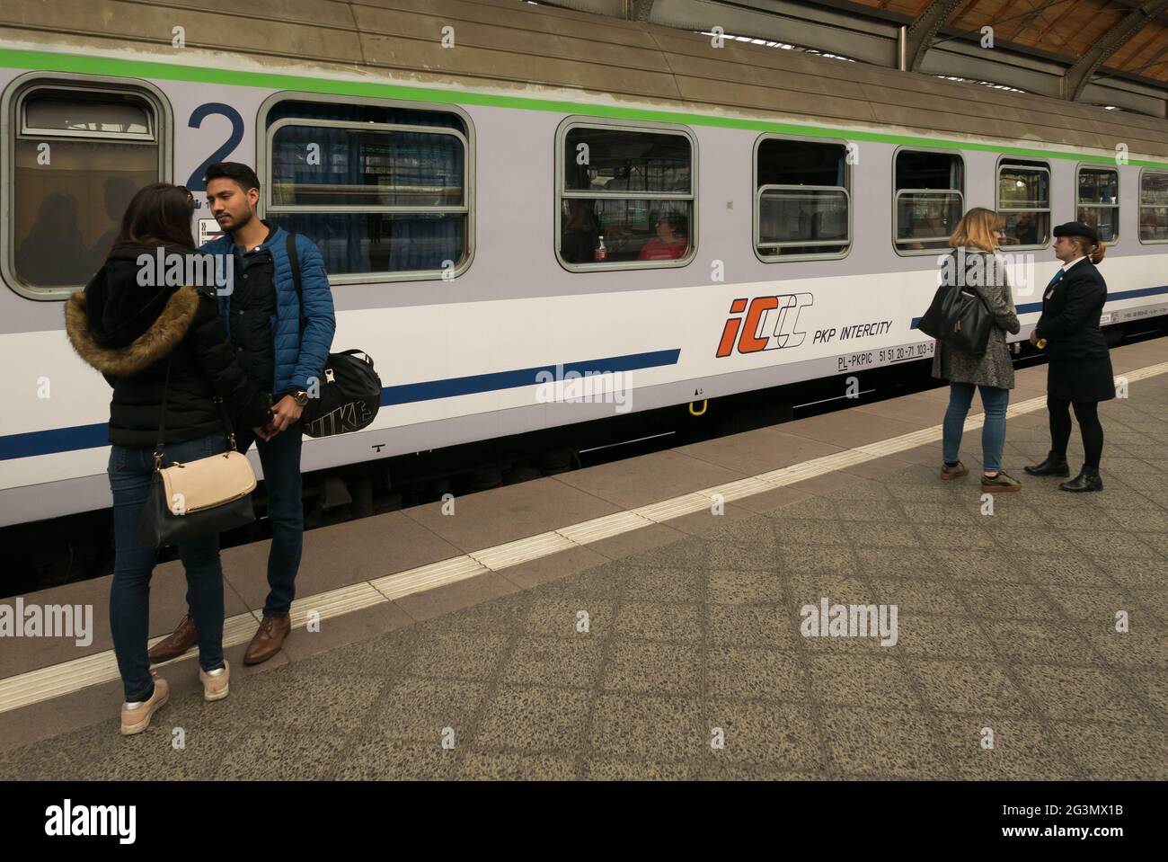 '21.10.2018, Wroclaw, Lower Silesia, Poland - PKP Intercity at the platform, Wroclaw Glowny. 00A181021D006CAROEX.JPG [MODEL RELEASE: NO, PROPERTY RELE Stock Photo