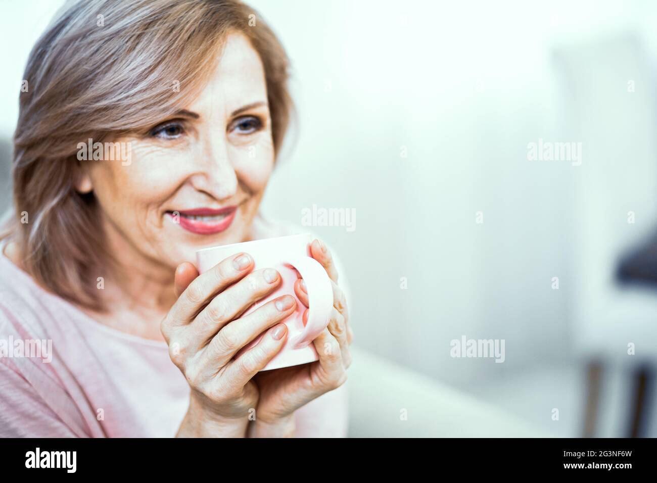 Mature woman 50 60 years old hi-res stock photography and images - Alamy