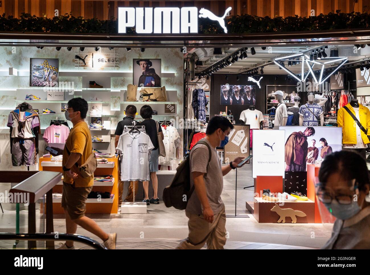 Puma store hi-res stock photography and images - Alamy