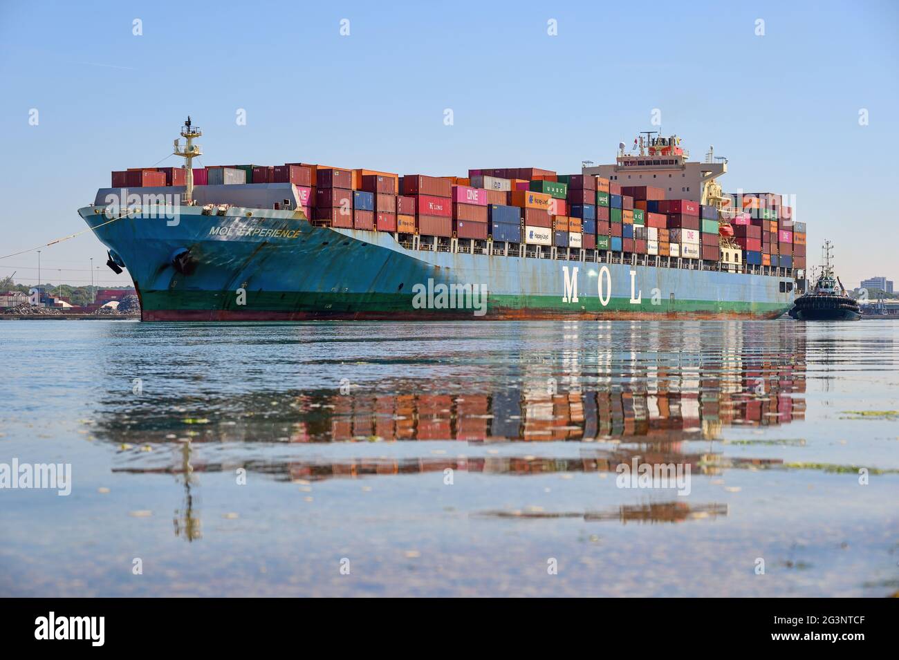 The MOL container ship MOL Experience arriving at the Port of ...