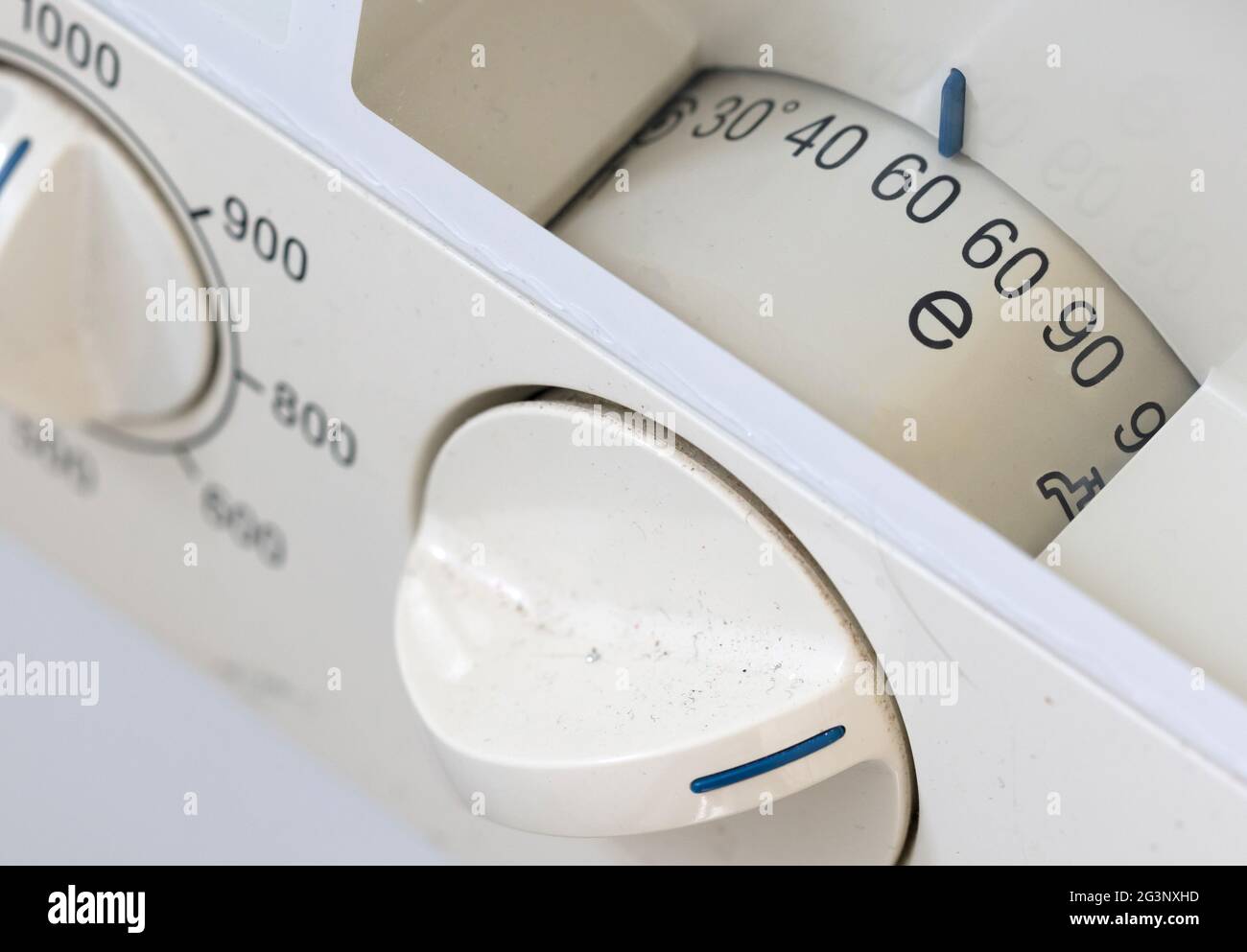 Washing machine 60 degree wash hires stock photography and images Alamy