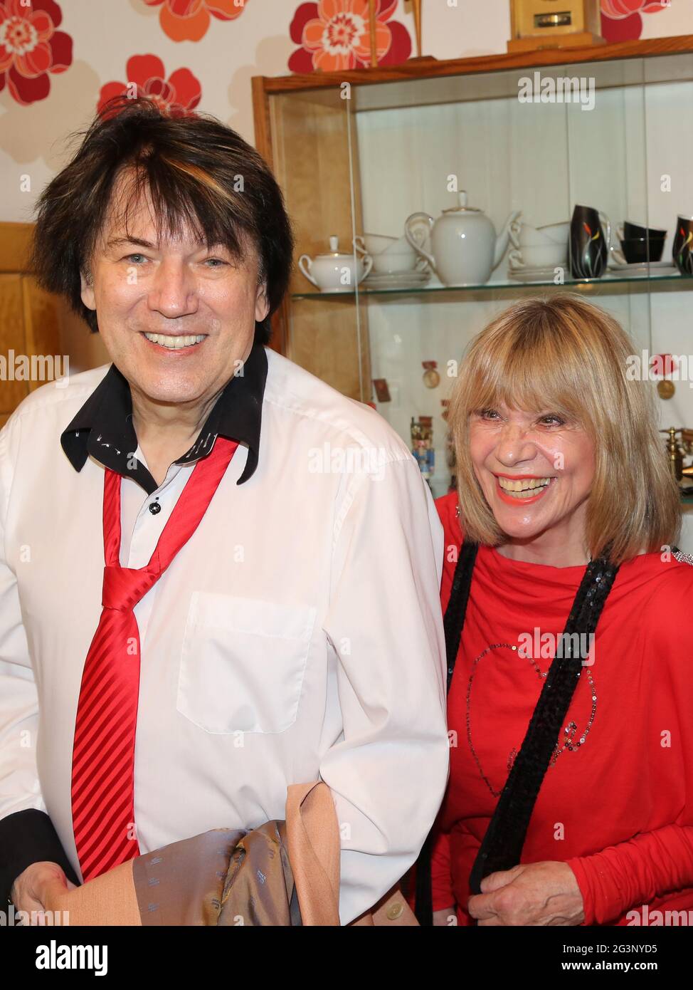 GDR music legend singing duo Monika Hauff and Klaus-Dieter Henkler  performing on 5.8.2019 Magdeburg Stock Photo - Alamy