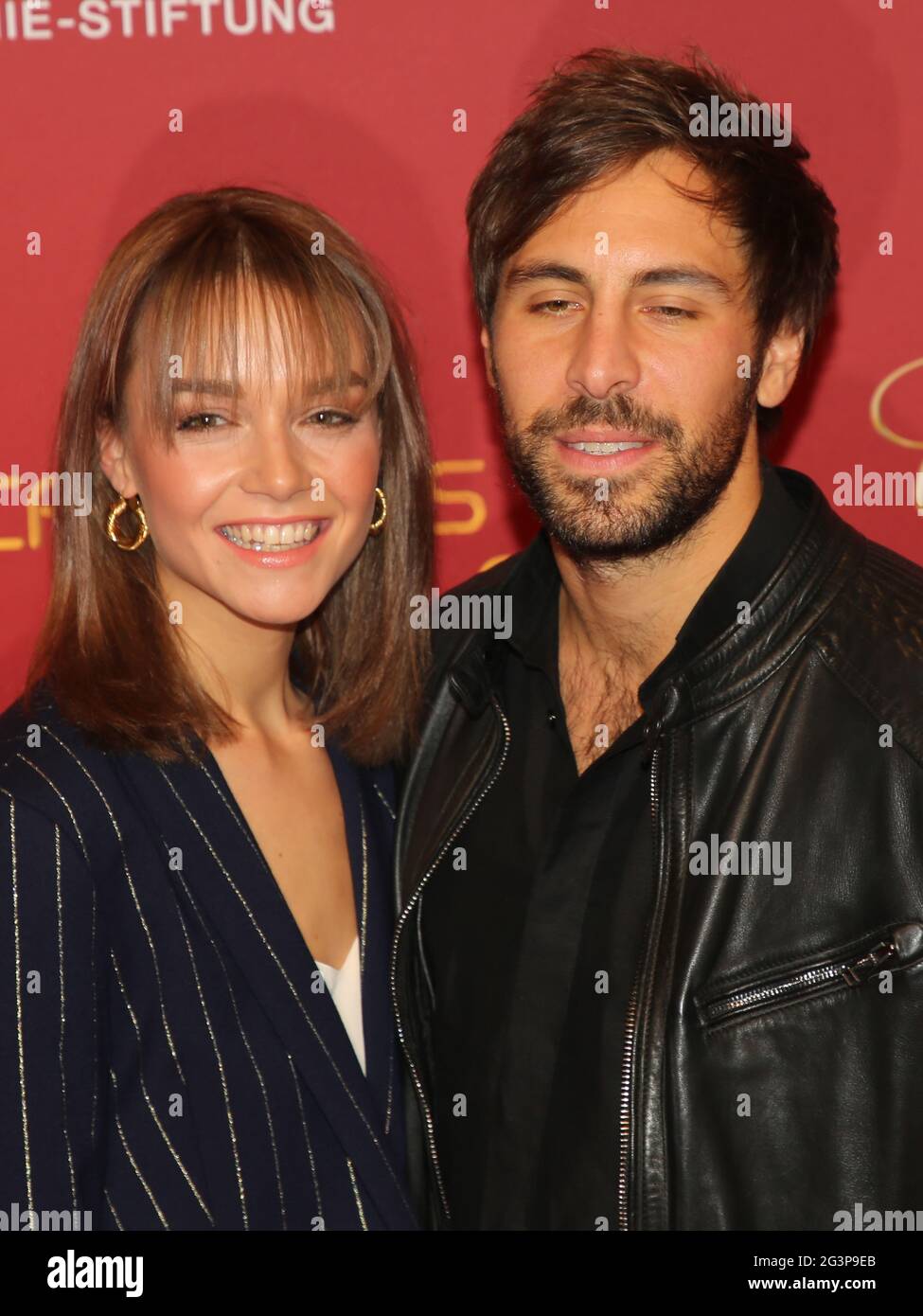 LOTTE and Max Giesinger on the occasion of the 25. Jose Carreras Gala 12.12.19 in Leipzig Stock LOTTE and Max Giesinger on the occasion of the 25. Jose Carreras Gala 12.12.19 in Leipzig Stock