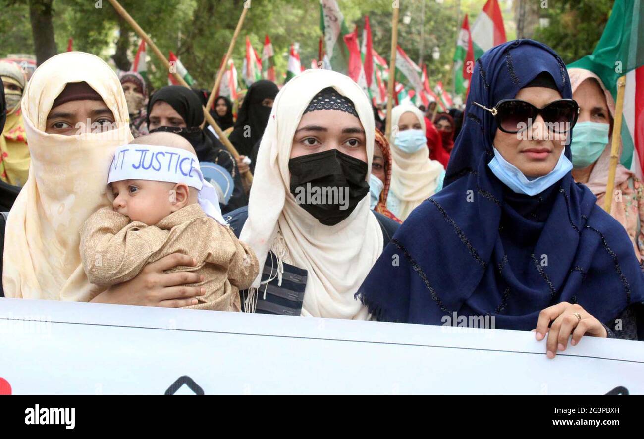 Awami tehreek protest karachi hi-res stock photography and images - Alamy
