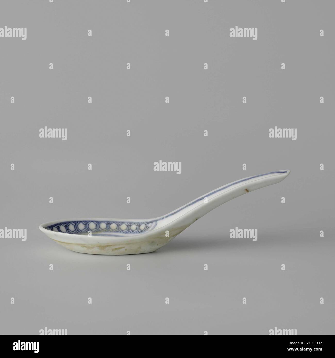 Glazed rice grain ajourwerk hi-res stock photography and images - Alamy