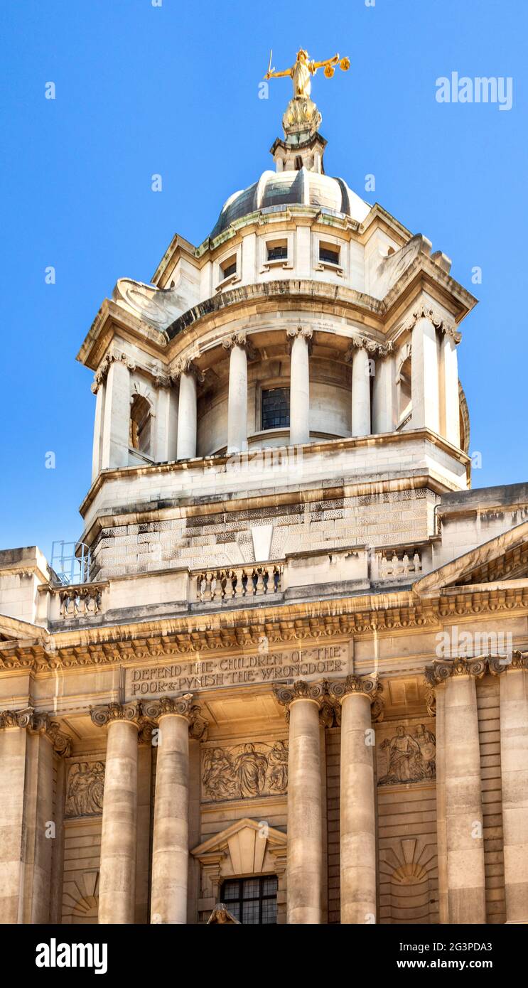 LONDON ENGLAND THE OLD BAILEY CENTRAL CRIMINAL COURT DEFEND THE CHILDREN OF THE POOR PUNISH THE WRONGDOER Stock Photo