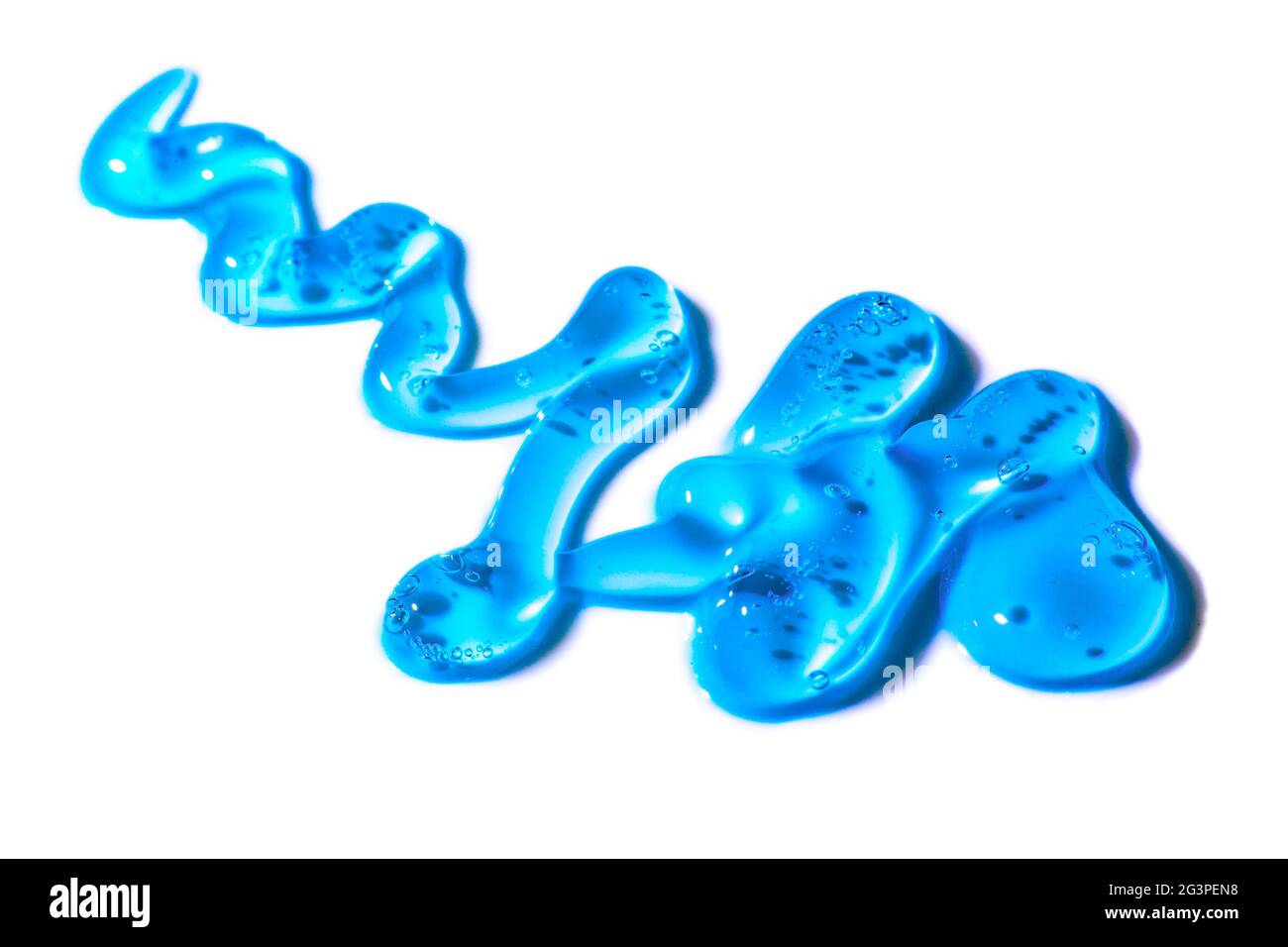 L'eau a Coloré Des Boules De Gel D'un Plat Blanc Gel De Polymère Silicagel  Boules D'hydrogel Bleu Boule Liquide En Cristal Avec L Image stock - Image  du coloré, billes: 142133975