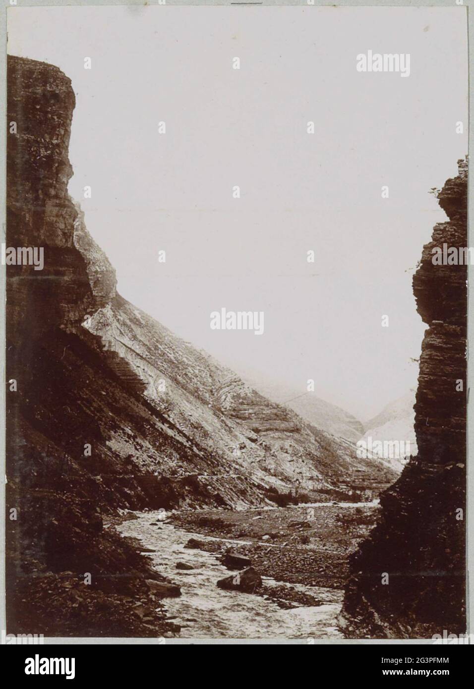 Gorge in the Gorges du Cians in the Alpes-Maritimes. Part of photo album from a French amateur photographer with recordings of trips in France, Spain, Belgium, Luxembourg and the Netherlands, the first automobiles and autoraces. Stock Photo