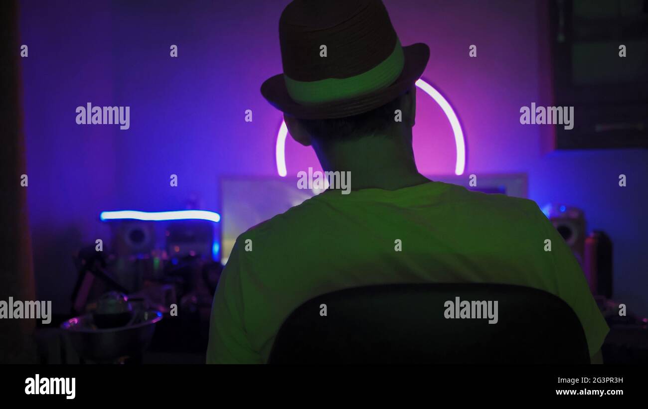Attractive man rear view hat hi-res stock photography and images - Alamy