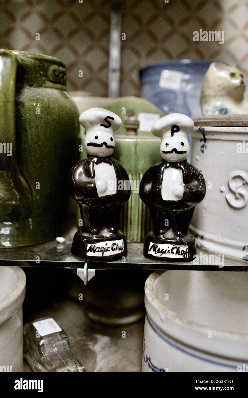 Collectables in Antique Store in Chester, New Jersey, USA Stock Photo