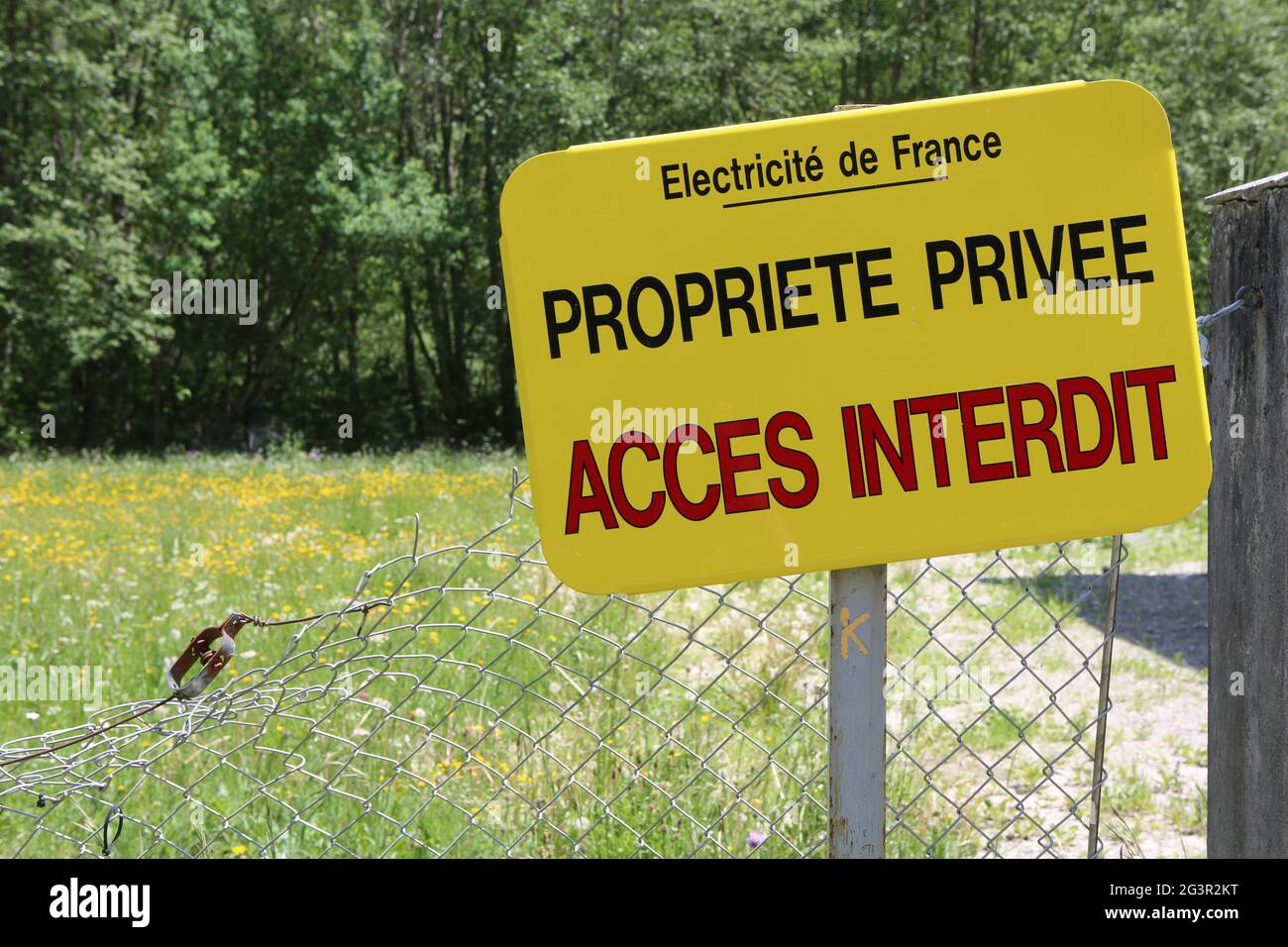 Propriété privée. Accès interdit. Electricité de France. Contamines-Montjoie. Haute-Savoie. Auvergne-Rhône-Alpes. France. Stock Photo