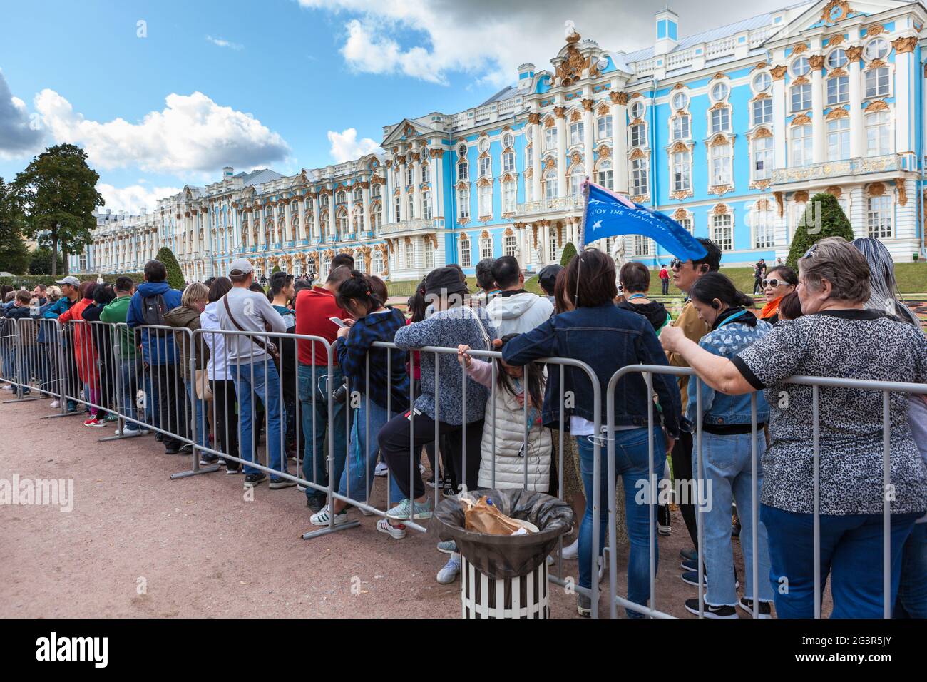 Pushkin town, St. Petersburg, Russia-circa Aug, 2019: Long queue to visit the Amber Room of the Great Catherine Palace. Museum-reserve the Tsarskoe Se Stock Photo