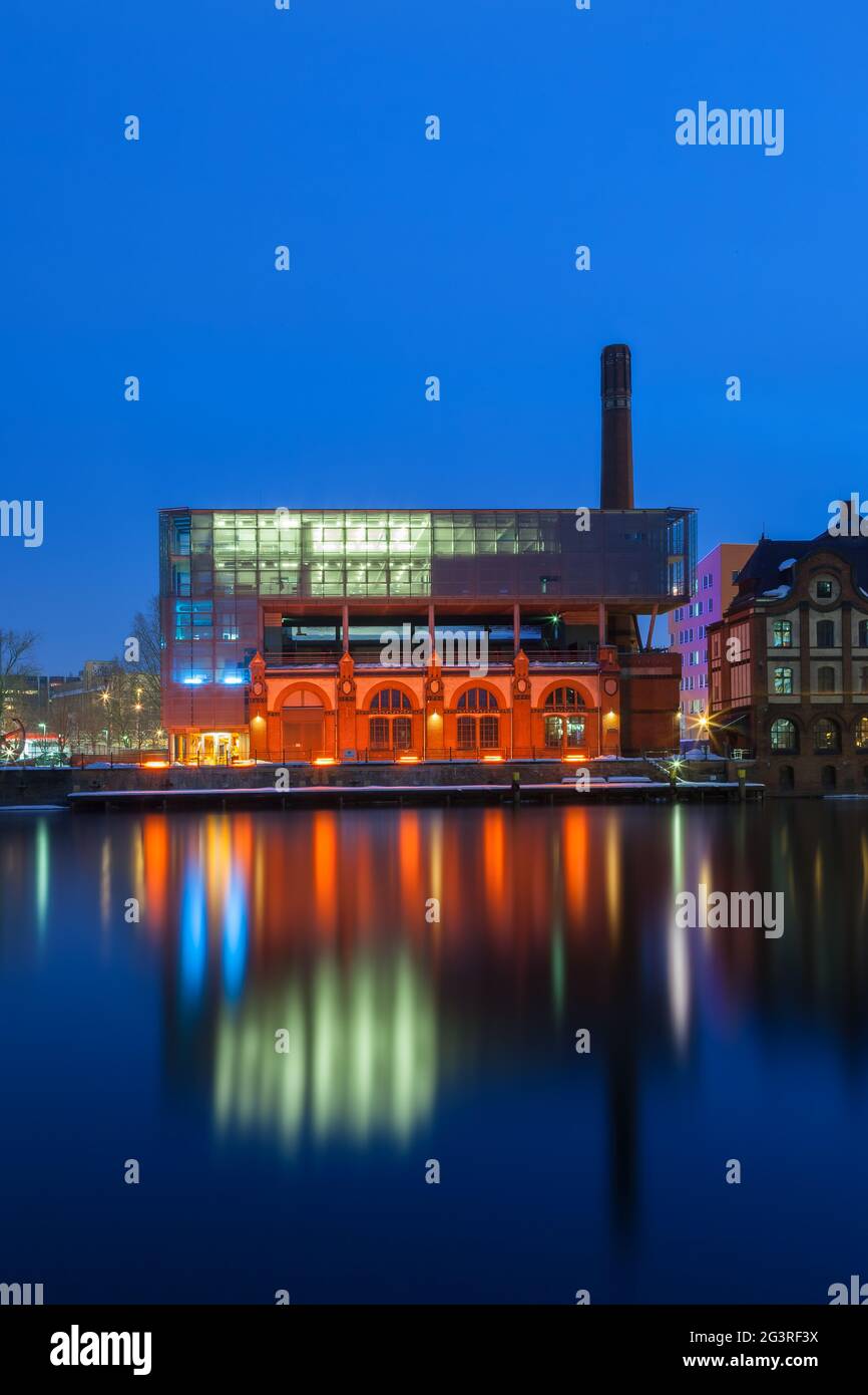 Berlin Kreuzberg Friedrichshain: Spree Ufer, historical sewage pumping station Radialsystem club Stock Photo