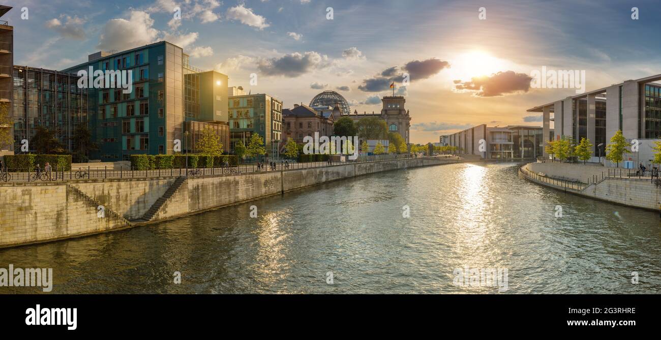 Berlin Spreebogen -Government Destrict - Kanzleramt, Berliner Politik, politisches Berlin Stock Photo