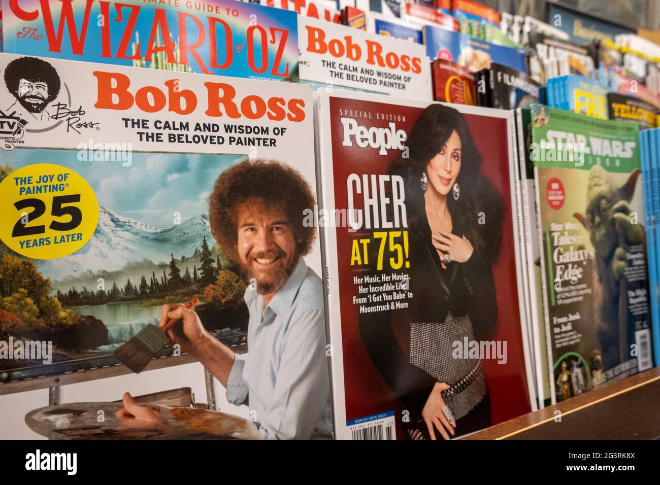 Magazine rack at Barnes & Noble Booksellers featuring a variety of Magazine Covers, NYC, USA Stock Photo