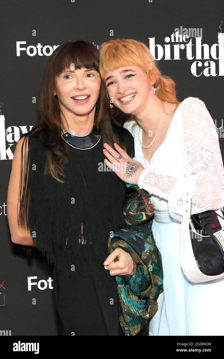 LOS ANGELES - MAR 24: Eve McGregor, Esther McGregor at The Birthday