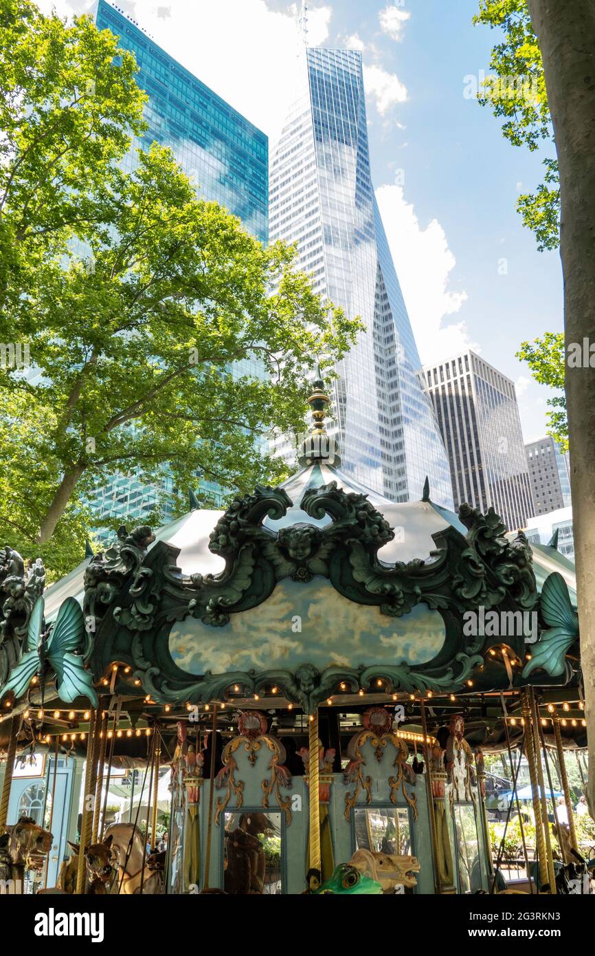 Le Carrousel in Bryant Parkwith One Vanderbilt in Background, NYC, USA, NYC, USA Stock Photo