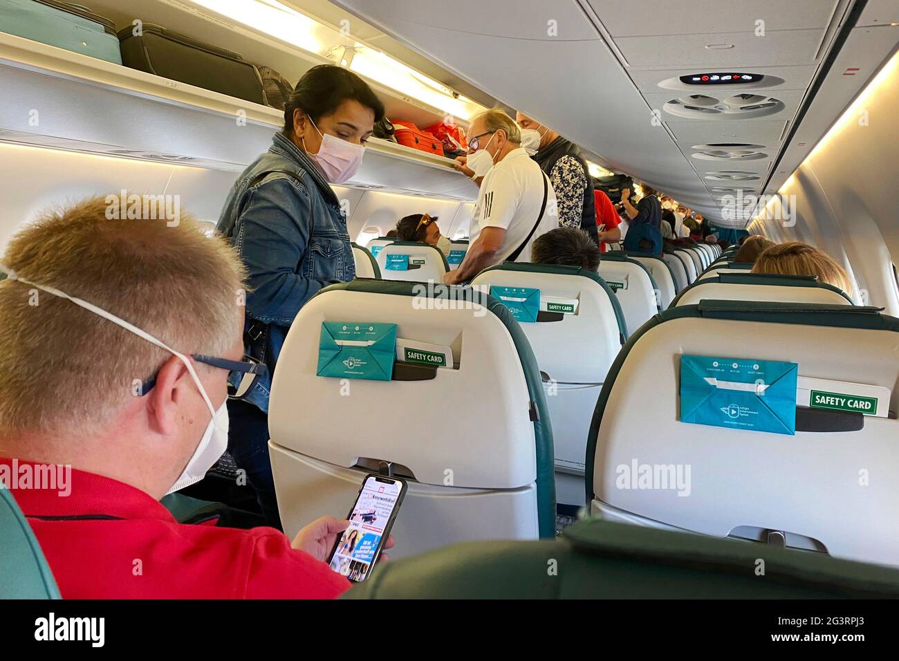 Boading plane hires stock photography and images Alamy