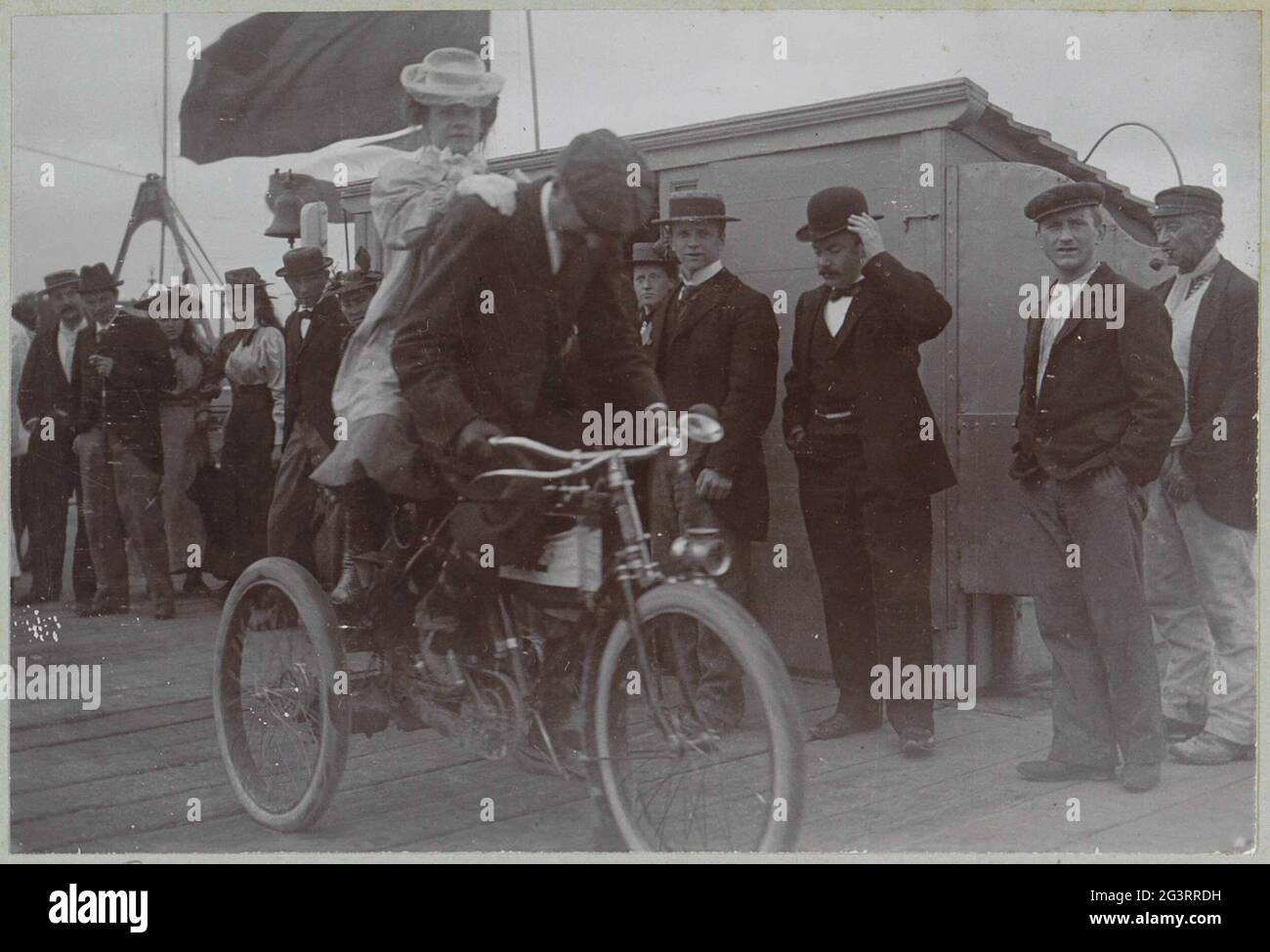 Woman motorcycle 1900s hi-res stock photography and images - Alamy