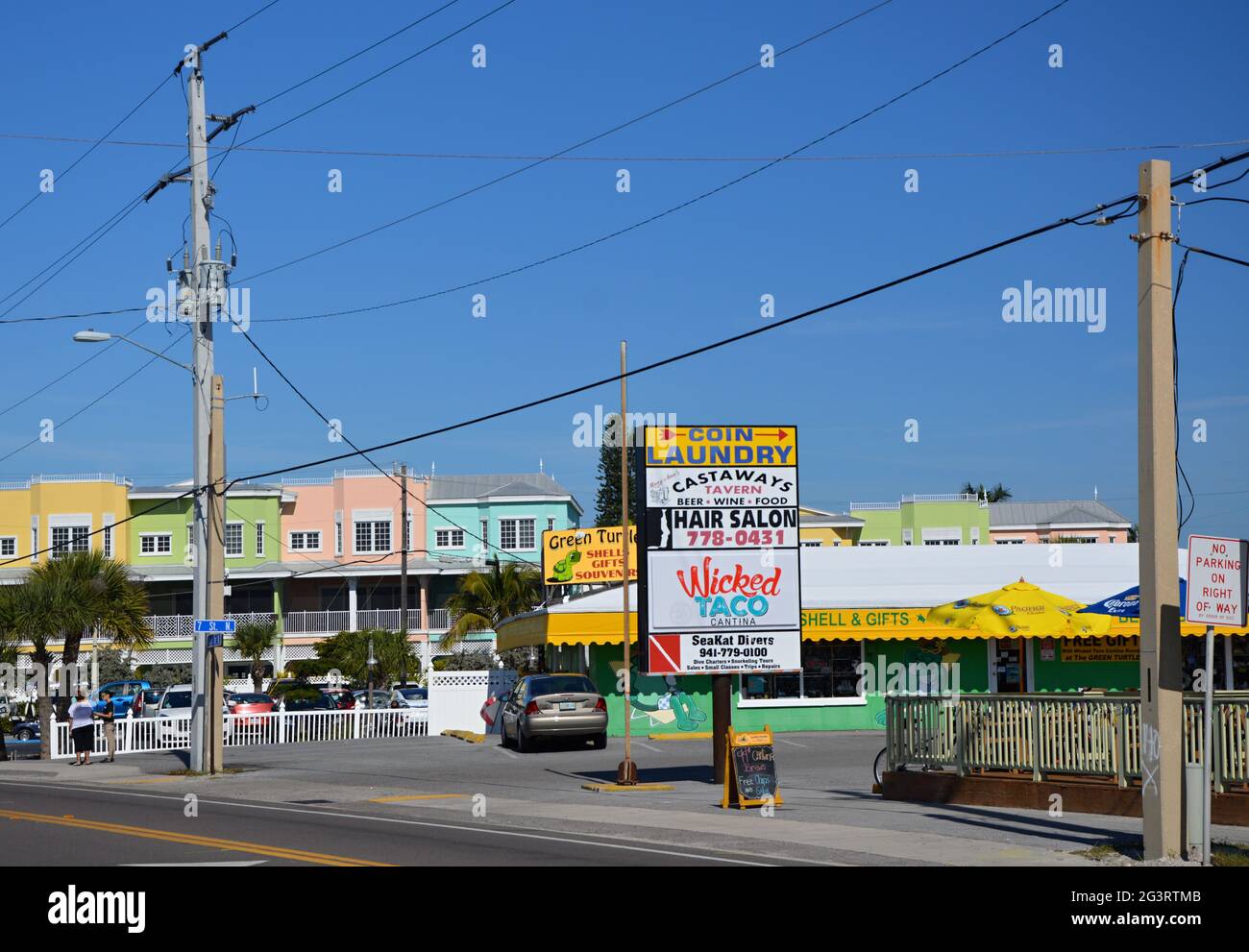 Street Scene on Anna Maria Island, Florida Stock Photo - Alamy