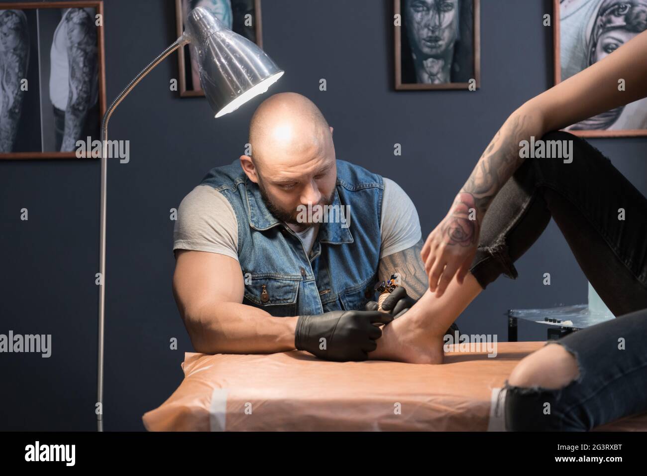 Page 6 Tattoo On Leg High Resolution Stock Photography And Images Alamy