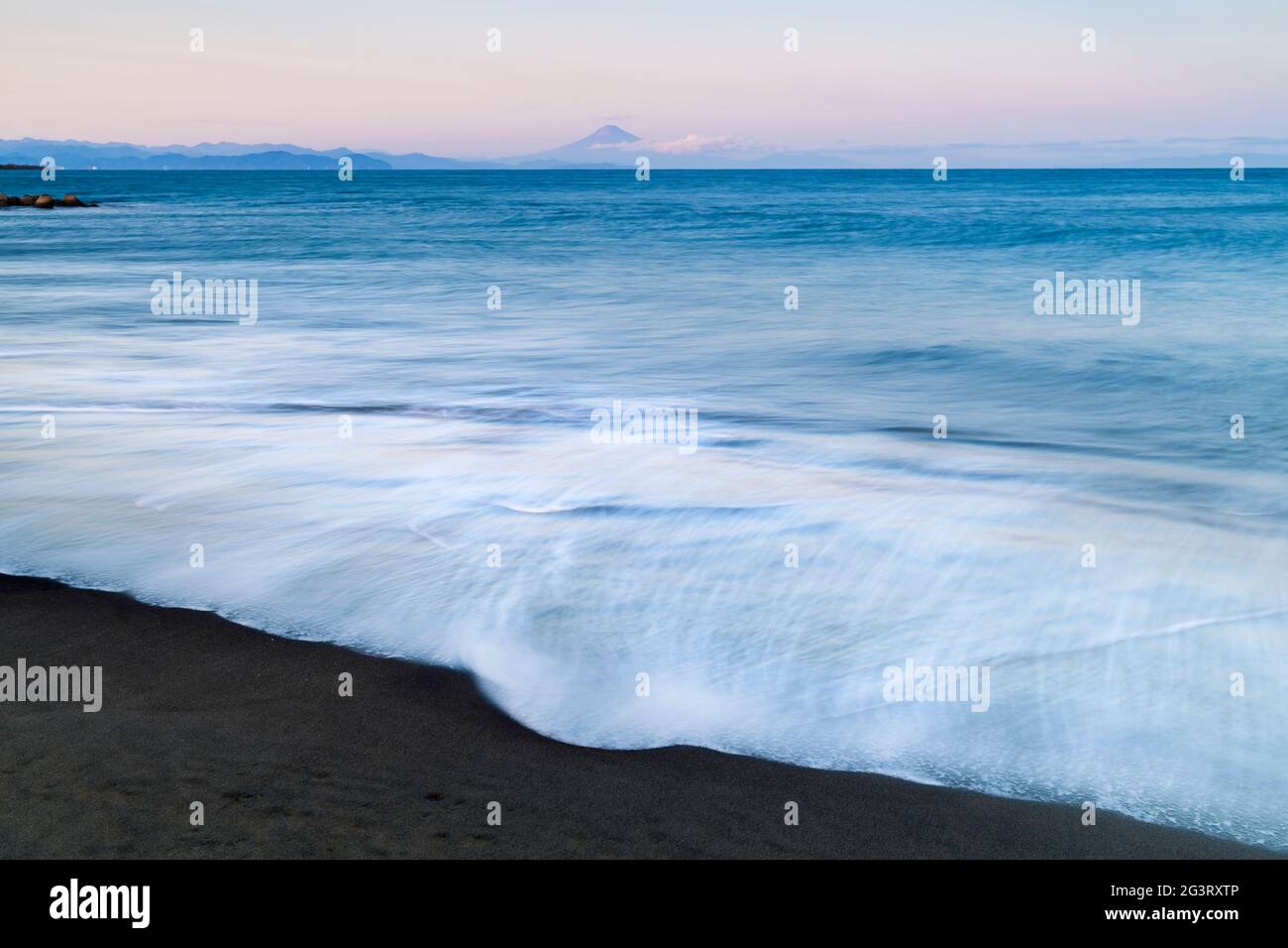 Sunset View Of Mount Fuji From The Beach Shizuoka Prefecture Japan Stock Photo Alamy