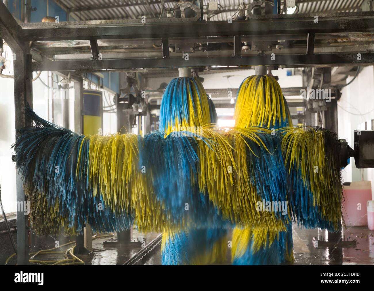 Car wash brush hi-res stock photography and images - Alamy